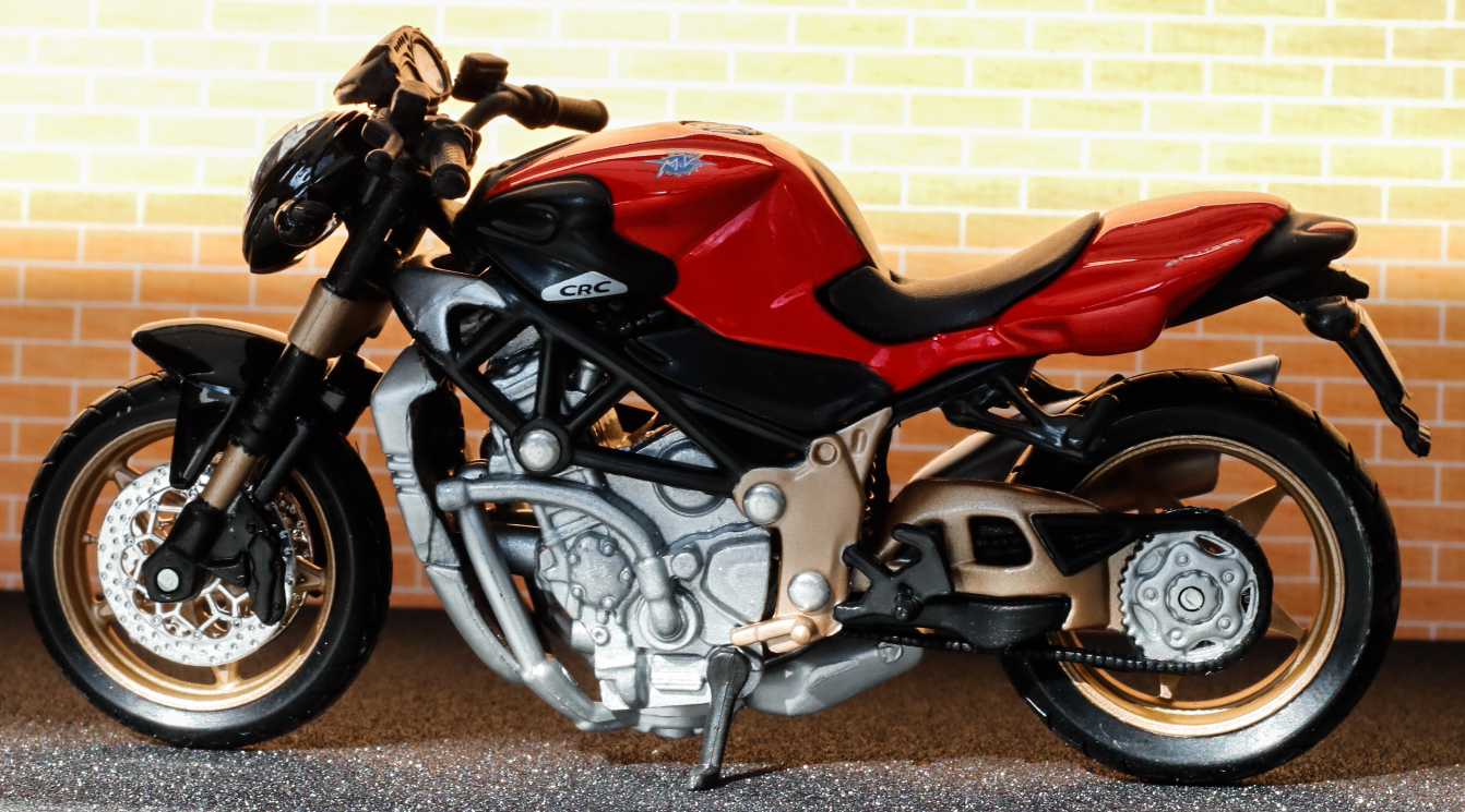 Maisto MV Agusta Brutale ORO